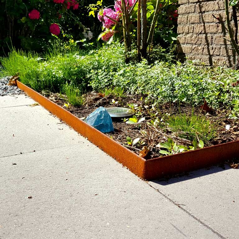 Zagięte obrzeże ogrodowe ze stali corten 23 cm (długość 150 cm)
