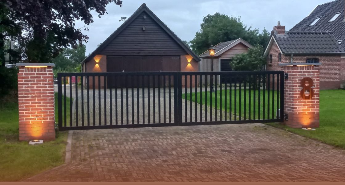 Jak zawiesić stalowy numer domu?
